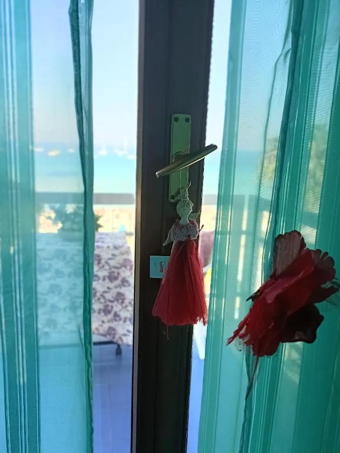 Homestay La Perla Sul Mare Apartment Mondello Italy